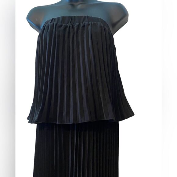 Women’s black pleated strapless jumpsuit NWT eveningwear, cruise, size M - Picture 6 of 10